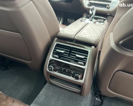 БМВ 7 Серия, объемом двигателя 3 л и пробегом 65 тыс. км за 82636 $, фото 21 на Automoto.ua