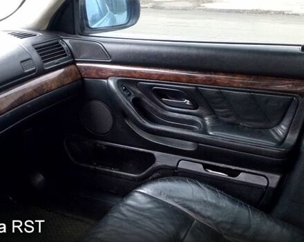 БМВ 7 Серия, объемом двигателя 5.4 л и пробегом 270 тыс. км за 2800 $, фото 1 на Automoto.ua