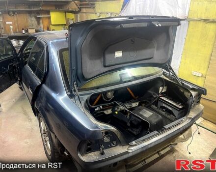 БМВ 7 Серия, объемом двигателя 4.4 л и пробегом 265 тыс. км за 3750 $, фото 4 на Automoto.ua