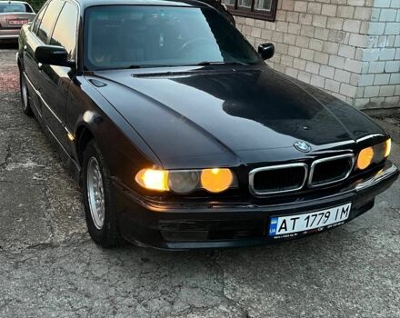 БМВ 7 Серия, объемом двигателя 4.4 л и пробегом 300 тыс. км за 2500 $, фото 1 на Automoto.ua