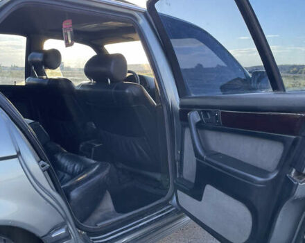 Серый БМВ 7 Серия, объемом двигателя 3 л и пробегом 350 тыс. км за 2650 $, фото 13 на Automoto.ua