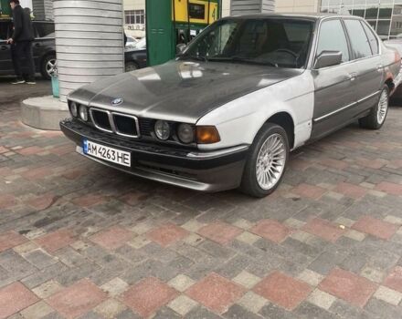 Серый БМВ 7 Серия, объемом двигателя 3 л и пробегом 320 тыс. км за 2400 $, фото 1 на Automoto.ua