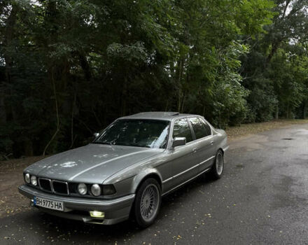 Сірий БМВ 7 Серія, об'ємом двигуна 3.5 л та пробігом 400 тис. км за 6500 $, фото 1 на Automoto.ua