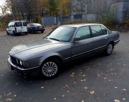 Серый БМВ 7 Серия, объемом двигателя 3.5 л и пробегом 300 тыс. км за 1500 $, фото 9 на Automoto.ua