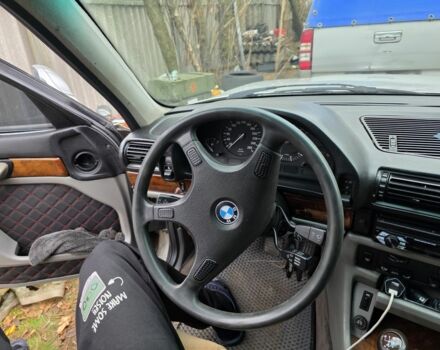 Серый БМВ 7 Серия, объемом двигателя 3 л и пробегом 500 тыс. км за 2800 $, фото 2 на Automoto.ua