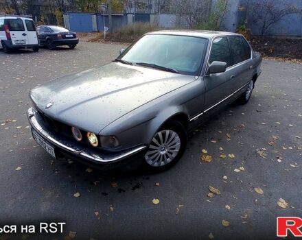 Серый БМВ 7 Серия, объемом двигателя 3.5 л и пробегом 300 тыс. км за 1500 $, фото 1 на Automoto.ua