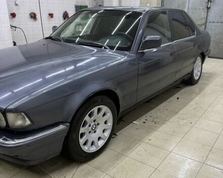 Серый БМВ 7 Серия, объемом двигателя 3 л и пробегом 10 тыс. км за 1500 $, фото 4 на Automoto.ua