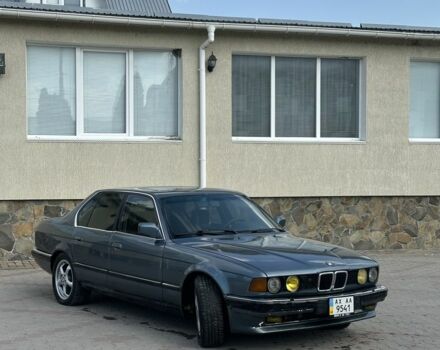 Серый БМВ 7 Серия, объемом двигателя 3 л и пробегом 500 тыс. км за 2599 $, фото 1 на Automoto.ua