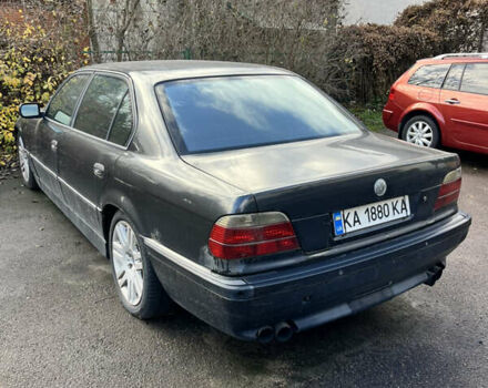 Серый БМВ 7 Серия, объемом двигателя 5.38 л и пробегом 300 тыс. км за 3500 $, фото 1 на Automoto.ua