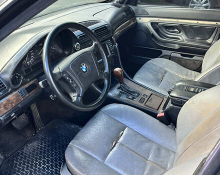 Серый БМВ 7 Серия, объемом двигателя 5.38 л и пробегом 300 тыс. км за 3500 $, фото 3 на Automoto.ua