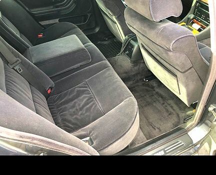 Серый БМВ 7 Серия, объемом двигателя 3.5 л и пробегом 398 тыс. км за 5500 $, фото 4 на Automoto.ua