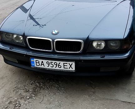 Серый БМВ 7 Серия, объемом двигателя 3.5 л и пробегом 398 тыс. км за 5500 $, фото 10 на Automoto.ua