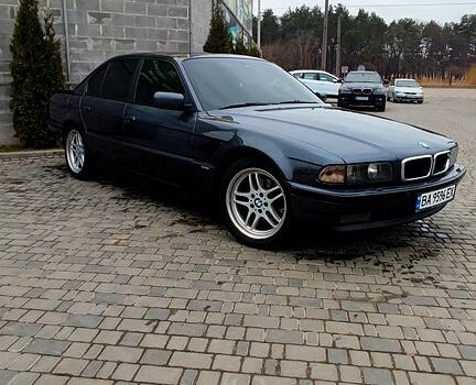 Серый БМВ 7 Серия, объемом двигателя 3.5 л и пробегом 398 тыс. км за 5500 $, фото 9 на Automoto.ua