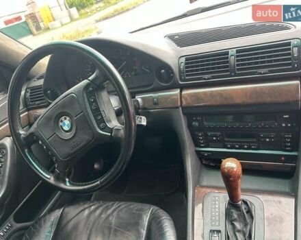 Сірий БМВ 7 Серія, об'ємом двигуна 2.5 л та пробігом 430 тис. км за 5950 $, фото 1 на Automoto.ua