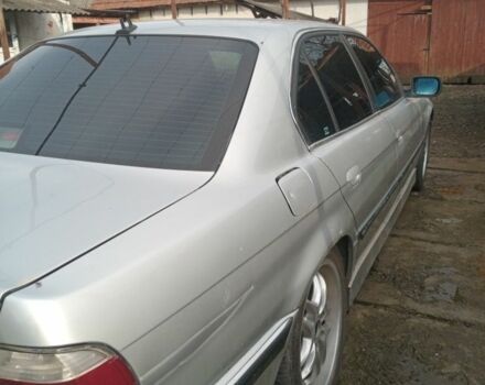 Серый БМВ 7 Серия, объемом двигателя 3.5 л и пробегом 300 тыс. км за 3500 $, фото 4 на Automoto.ua