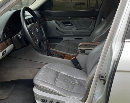 Серый БМВ 7 Серия, объемом двигателя 4.4 л и пробегом 362 тыс. км за 3800 $, фото 5 на Automoto.ua