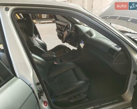 Сірий БМВ 7 Серія, об'ємом двигуна 3.5 л та пробігом 401 тис. км за 13000 $, фото 40 на Automoto.ua