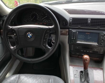 Серый БМВ 7 Серия, объемом двигателя 4.4 л и пробегом 362 тыс. км за 3800 $, фото 4 на Automoto.ua