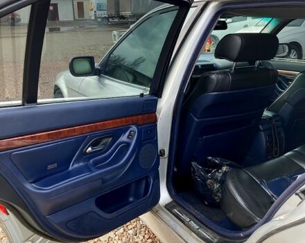 Серый БМВ 7 Серия, объемом двигателя 3.5 л и пробегом 287 тыс. км за 3000 $, фото 9 на Automoto.ua