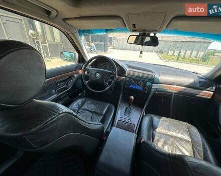 Серый БМВ 7 Серия, объемом двигателя 2.79 л и пробегом 350 тыс. км за 2999 $, фото 23 на Automoto.ua