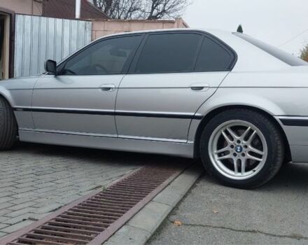 Сірий БМВ 7 Серія, об'ємом двигуна 3 л та пробігом 240 тис. км за 10000 $, фото 4 на Automoto.ua