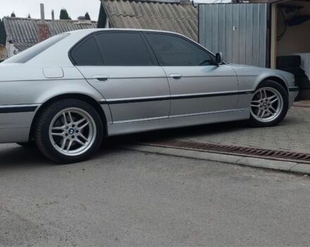 Сірий БМВ 7 Серія, об'ємом двигуна 3 л та пробігом 240 тис. км за 10000 $, фото 3 на Automoto.ua