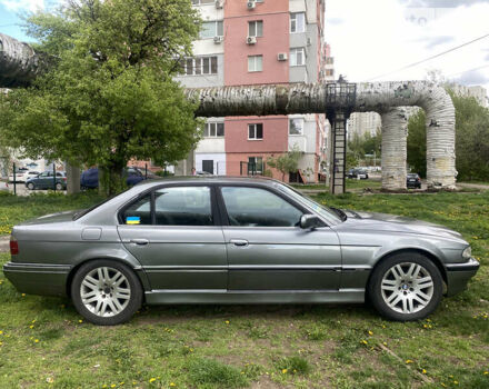 Серый БМВ 7 Серия, объемом двигателя 3 л и пробегом 340 тыс. км за 4800 $, фото 6 на Automoto.ua