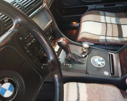 Серый БМВ 7 Серия, объемом двигателя 0 л и пробегом 400 тыс. км за 10000 $, фото 4 на Automoto.ua