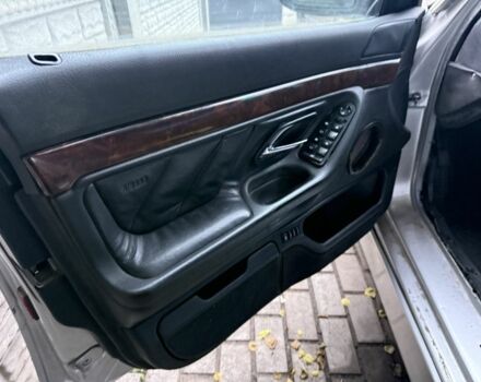 Серый БМВ 7 Серия, объемом двигателя 3.9 л и пробегом 500 тыс. км за 3000 $, фото 5 на Automoto.ua