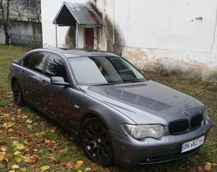Серый БМВ 7 Серия, объемом двигателя 4.4 л и пробегом 300 тыс. км за 6000 $, фото 5 на Automoto.ua