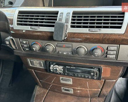 Серый БМВ 7 Серия, объемом двигателя 3.5 л и пробегом 315 тыс. км за 5500 $, фото 24 на Automoto.ua