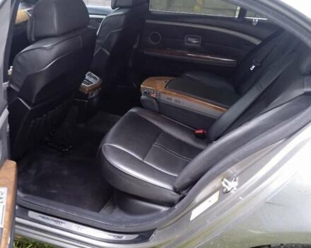 Серый БМВ 7 Серия, объемом двигателя 4.4 л и пробегом 300 тыс. км за 6000 $, фото 8 на Automoto.ua