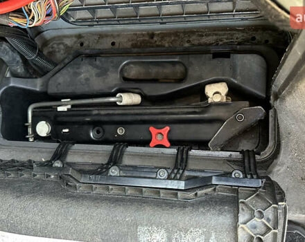 Серый БМВ 7 Серия, объемом двигателя 3.5 л и пробегом 315 тыс. км за 5500 $, фото 12 на Automoto.ua