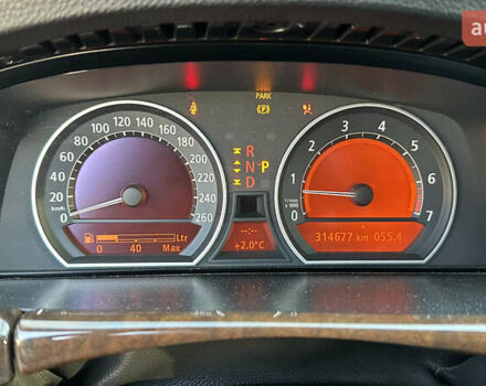 Серый БМВ 7 Серия, объемом двигателя 3.5 л и пробегом 315 тыс. км за 5500 $, фото 26 на Automoto.ua