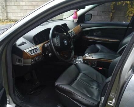 Серый БМВ 7 Серия, объемом двигателя 4.4 л и пробегом 300 тыс. км за 6000 $, фото 9 на Automoto.ua