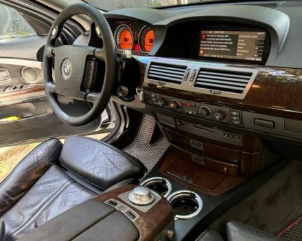 Серый БМВ 7 Серия, объемом двигателя 3.6 л и пробегом 370 тыс. км за 5400 $, фото 4 на Automoto.ua