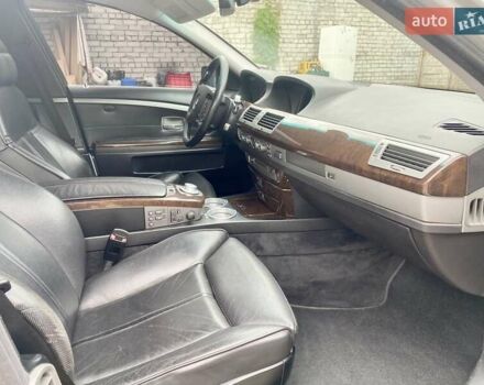 Серый БМВ 7 Серия, объемом двигателя 4.4 л и пробегом 224 тыс. км за 6800 $, фото 5 на Automoto.ua