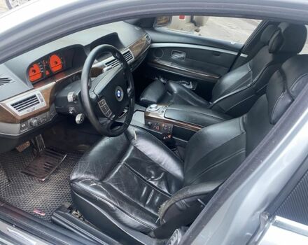 Серый БМВ 7 Серия, объемом двигателя 4.4 л и пробегом 300 тыс. км за 6500 $, фото 4 на Automoto.ua
