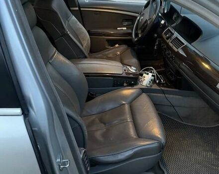 Серый БМВ 7 Серия, объемом двигателя 4.4 л и пробегом 330 тыс. км за 8500 $, фото 2 на Automoto.ua