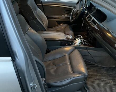 Серый БМВ 7 Серия, объемом двигателя 4.4 л и пробегом 330 тыс. км за 8500 $, фото 3 на Automoto.ua