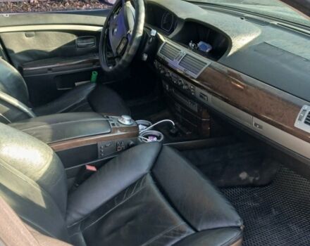 Серый БМВ 7 Серия, объемом двигателя 4.4 л и пробегом 265 тыс. км за 3800 $, фото 5 на Automoto.ua