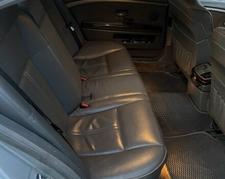 Серый БМВ 7 Серия, объемом двигателя 4.4 л и пробегом 330 тыс. км за 8500 $, фото 4 на Automoto.ua