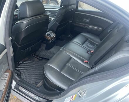 Серый БМВ 7 Серия, объемом двигателя 4.4 л и пробегом 300 тыс. км за 6500 $, фото 5 на Automoto.ua