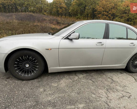 Серый БМВ 7 Серия, объемом двигателя 4 л и пробегом 327 тыс. км за 8300 $, фото 2 на Automoto.ua