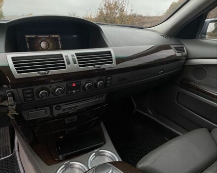 Серый БМВ 7 Серия, объемом двигателя 4 л и пробегом 327 тыс. км за 8300 $, фото 4 на Automoto.ua