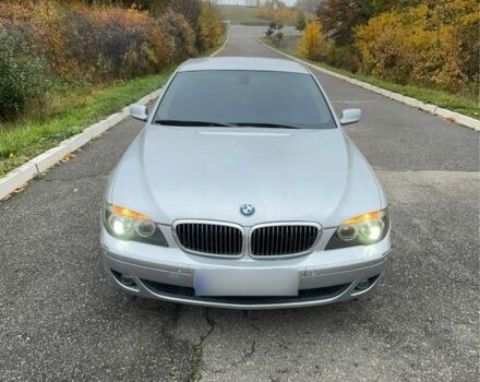 Серый БМВ 7 Серия, объемом двигателя 4 л и пробегом 327 тыс. км за 8300 $, фото 1 на Automoto.ua