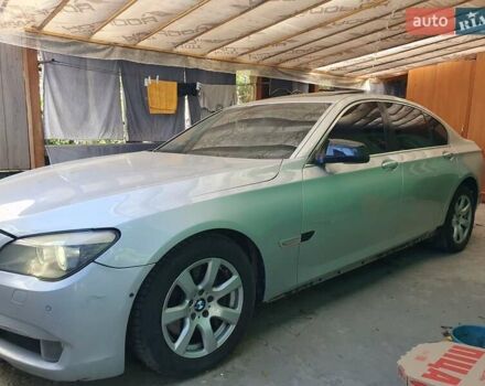 Серый БМВ 7 Серия, объемом двигателя 2.99 л и пробегом 250 тыс. км за 8999 $, фото 2 на Automoto.ua