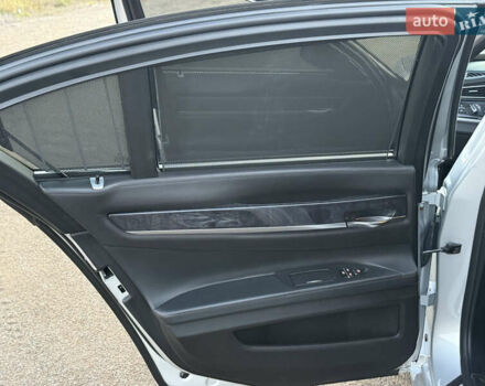 Серый БМВ 7 Серия, объемом двигателя 2.98 л и пробегом 343 тыс. км за 11500 $, фото 17 на Automoto.ua