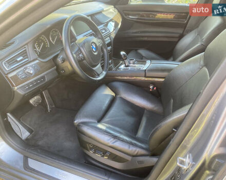 Серый БМВ 7 Серия, объемом двигателя 2.99 л и пробегом 300 тыс. км за 13500 $, фото 5 на Automoto.ua