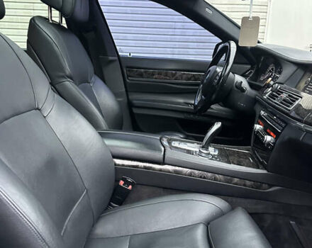 Серый БМВ 7 Серия, объемом двигателя 2.99 л и пробегом 308 тыс. км за 16500 $, фото 5 на Automoto.ua